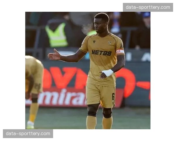 水晶宫中卫格伊化身防线铁闸,场均7次解围诠释防守艺术 水晶宫中卫格伊化身防线铁闸,场均7次解围诠释防守艺术